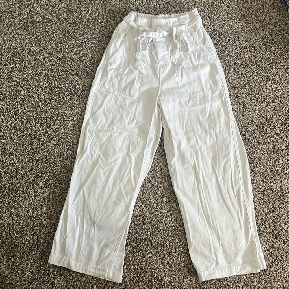 Wide leg, high waste white pants